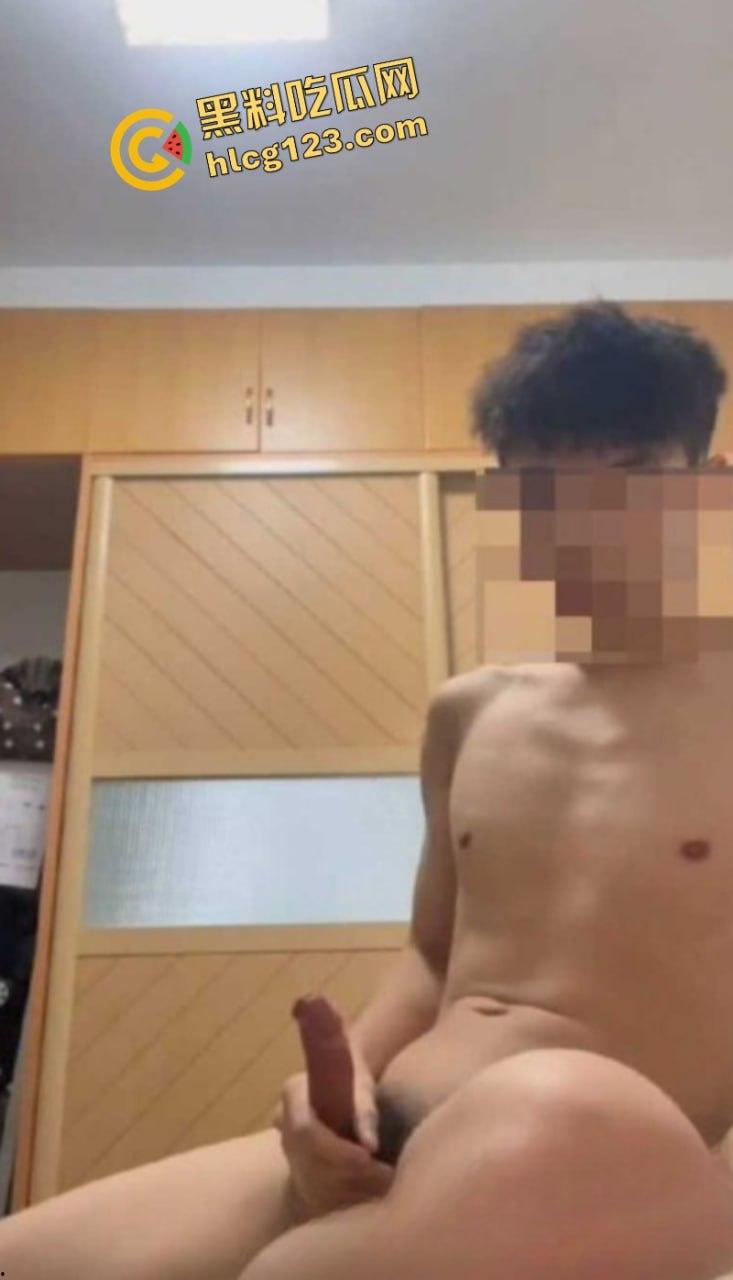 抖音380万粉丝网红美食博主 神奇海挪 只因为吃了个西班牙菜吃就塌房 女主发文公开质问!