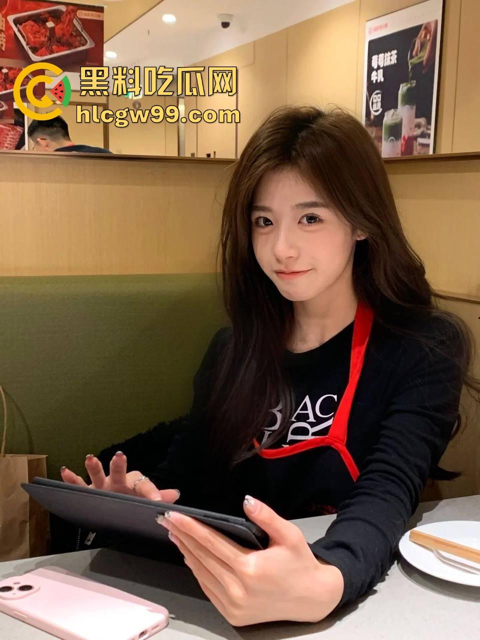 顶级约炮大神出手专约00后清纯妹子 ，撸猫变撸管，后入练手后直接自己坐上来摇到中出，套掉了都没发现！