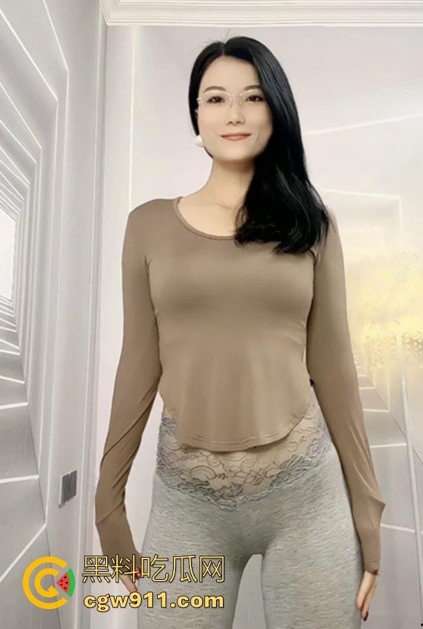 快手御姐网红【冷美人】私密视频曝光!一字马露穴啪啪稀缺福利,比基尼高跟性感满分,这身材真的爱了!