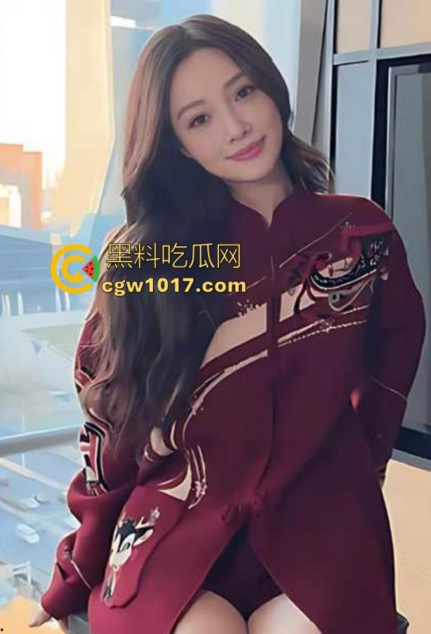 远古珍贵影像!大神竟抄底偷拍李小璐,深蓝包臀裙炸场蜂腰翘臀沟壑深邃,凸显柔韧曲线,当年真不怪pgone!