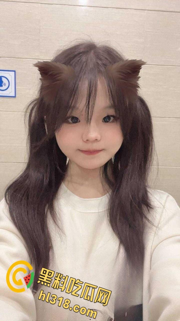 王者荣耀认识的重庆白嫩学生妹,可爱萝莉美乳粉嫩小穴,带她打游戏就网调发裸照,上荣耀直接线下面基 !