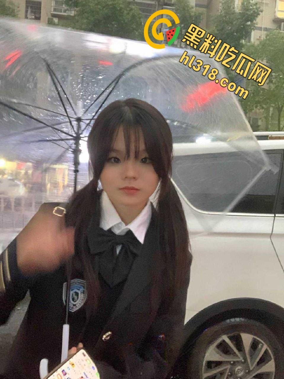 王者荣耀认识的重庆白嫩学生妹,可爱萝莉美乳粉嫩小穴,带她打游戏就网调发裸照,上荣耀直接线下面基 !