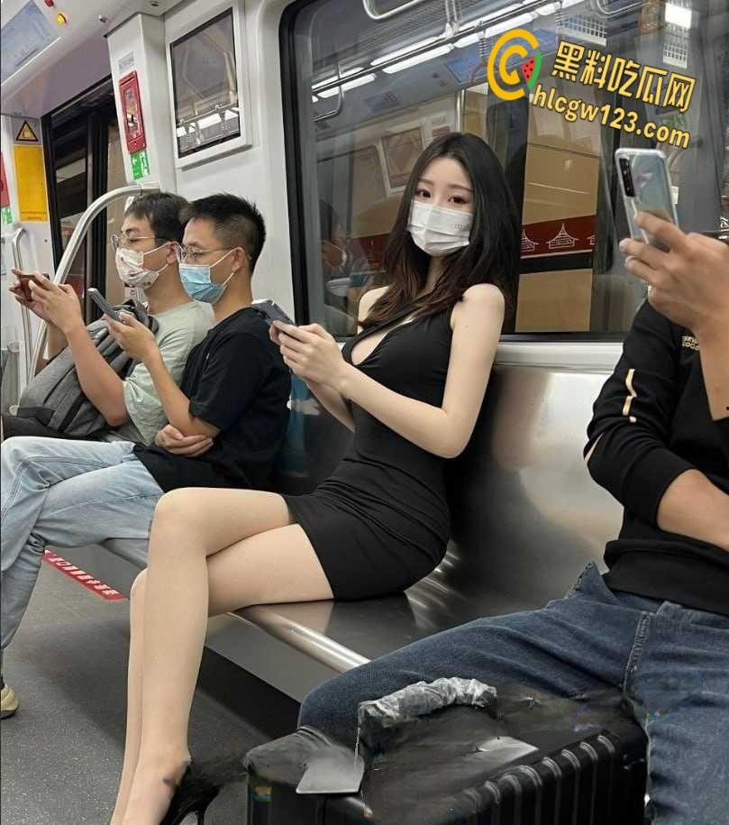 大长腿女神【小豆豆】户外露出,真正的露出界始祖,主打一个唯美胆子大颜值高玩得花!