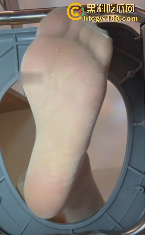 超高颜值少女夹子音 寸止羞辱系列 这个视角很稀奇被当成马桶一样羞辱辱骂喜欢这一口的不容错过!