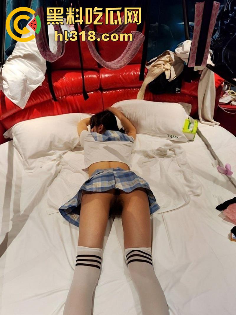 杭州艺术学院校花女神【刘晓晓 】,身材高挑完美尤物,逆天长腿性感撩人,被金主爸爸各种操穴,小穴都干黑了!