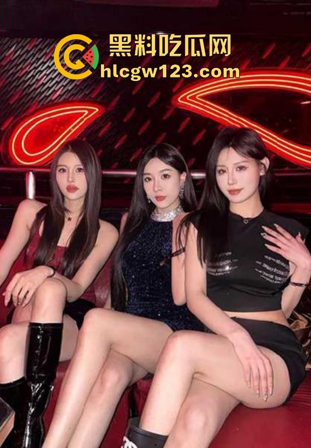 极品人妻KTV淫趴视频流出 和闺蜜当众露逼揉奶 狂跳骚舞撩拨群男 还是少妇会玩啊!