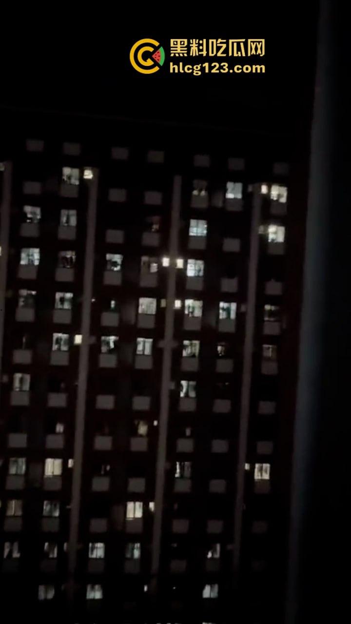 这真忍不了!【西安信息职业学院】因不满高额宿费 还断电断网学生集体硬核喊楼退钱