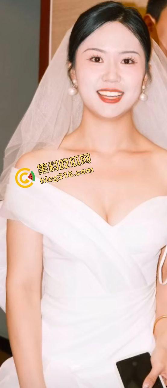 曝光济南人妻母狗群P狂魔『闫冰倩』被7个男人轮番操3P十几次,精液洗澡都洗不干净!