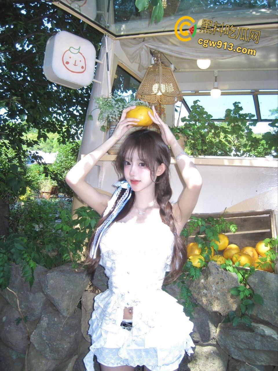 和表妹浴室鸳鸯浴,含情脉脉的给表哥口交,可爱洛丽塔无套玩弄,内射一线天白虎,简直就是人间尤物 !