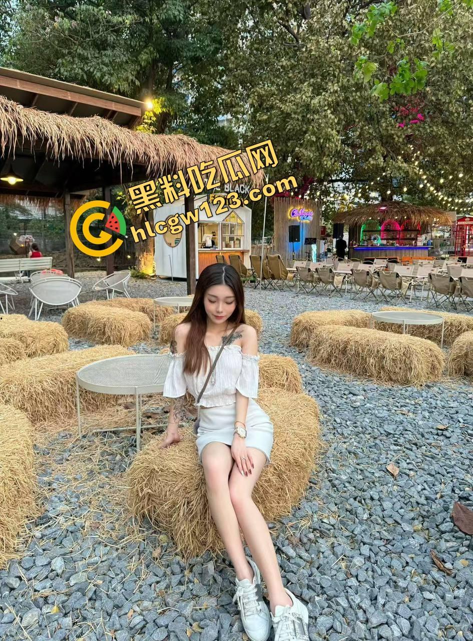 畜生姐夫猛扑小姨子嫩妞,撕衣露脸狠掏浪洞汁喷如瀑布,奶子晃瞎眼菊花硬捅烂,强上这骚货!