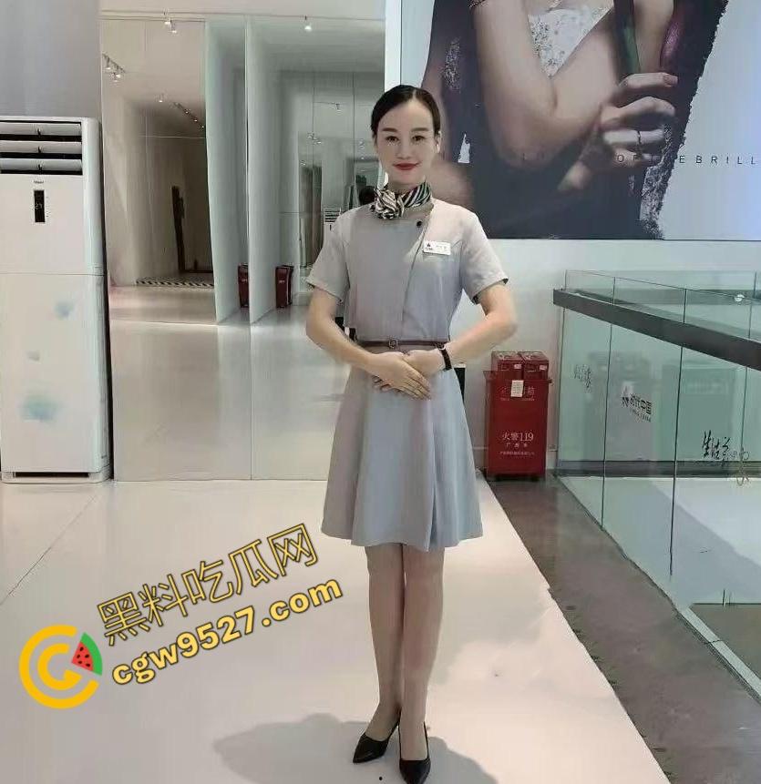 珠海华发集团售楼小姐卢小专色诱主管被曝!原配将聊天记录与出轨视频怒发其工作群,公司内部瞬间炸锅