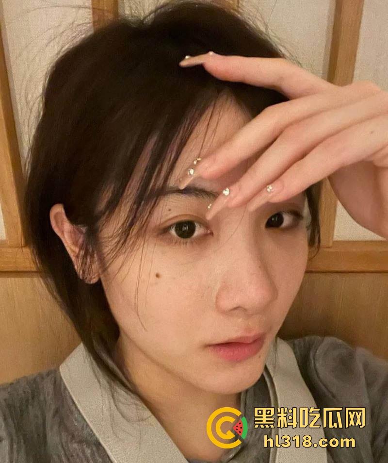 广西师范大学【秦玉莹】与男友性爱视频曝光流出!床上化身淫荡尤物,边被猛操边玩玩具,淫水狂流!