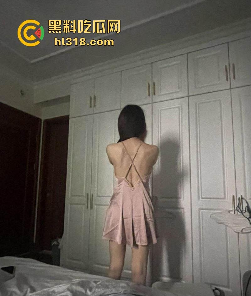 广西师范大学【秦玉莹】与男友性爱视频曝光流出!床上化身淫荡尤物,边被猛操边玩玩具,淫水狂流!