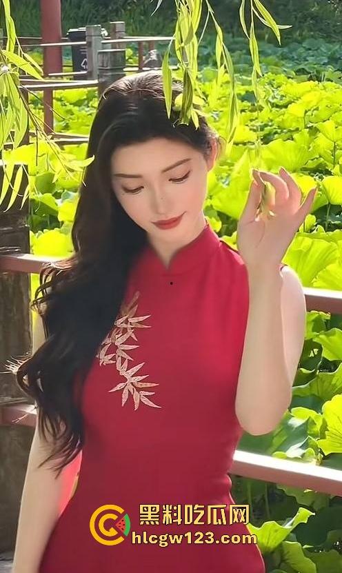 高颜值巨乳网红【刘斯斯】性爱视频流出 极品大奶 诱惑反差 男友鸡巴进去了还不满足扭来扭去的 骚出天际!