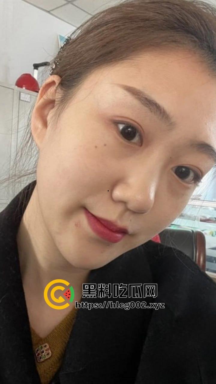 广东30岁极品性瘾骚妇欣欣背着丈夫勾引领导带回家无套啪啪!骚话不断 领导直接被榨干!