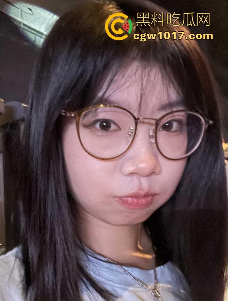 深圳职业学院大二极品学妹【李丽】骚浪小母狗露脸挨操调教, 无套猛操、跳蛋狂虐、口交吞精骚到骨子里的淫荡小骚逼!