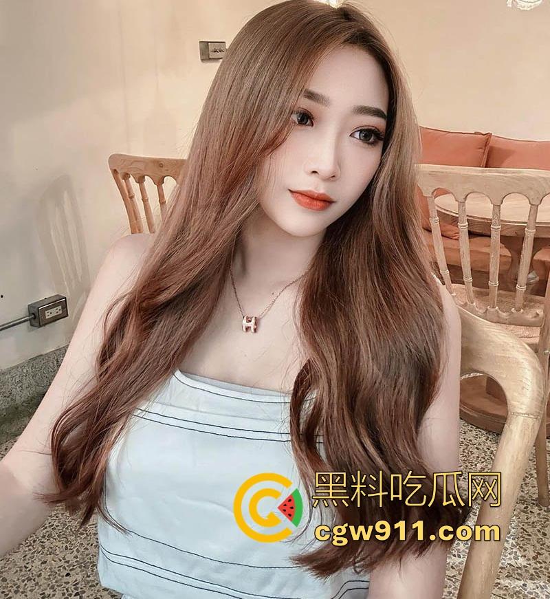 深圳巨力有限公司白领【李思颖】惨遭炮友泄密,下班空虚多次约炮,露脸口吞精内射,跟在公司形象完全不符!