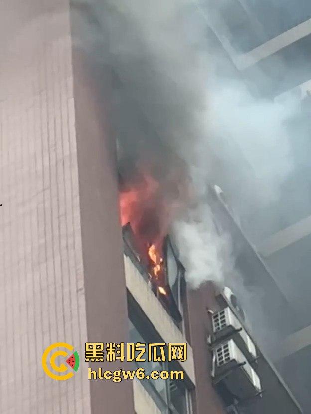 四川乐山峨眉维多利亚小区突发火灾,火灾具体什么原因引起的待确定中,出门在外一定要做好防火。