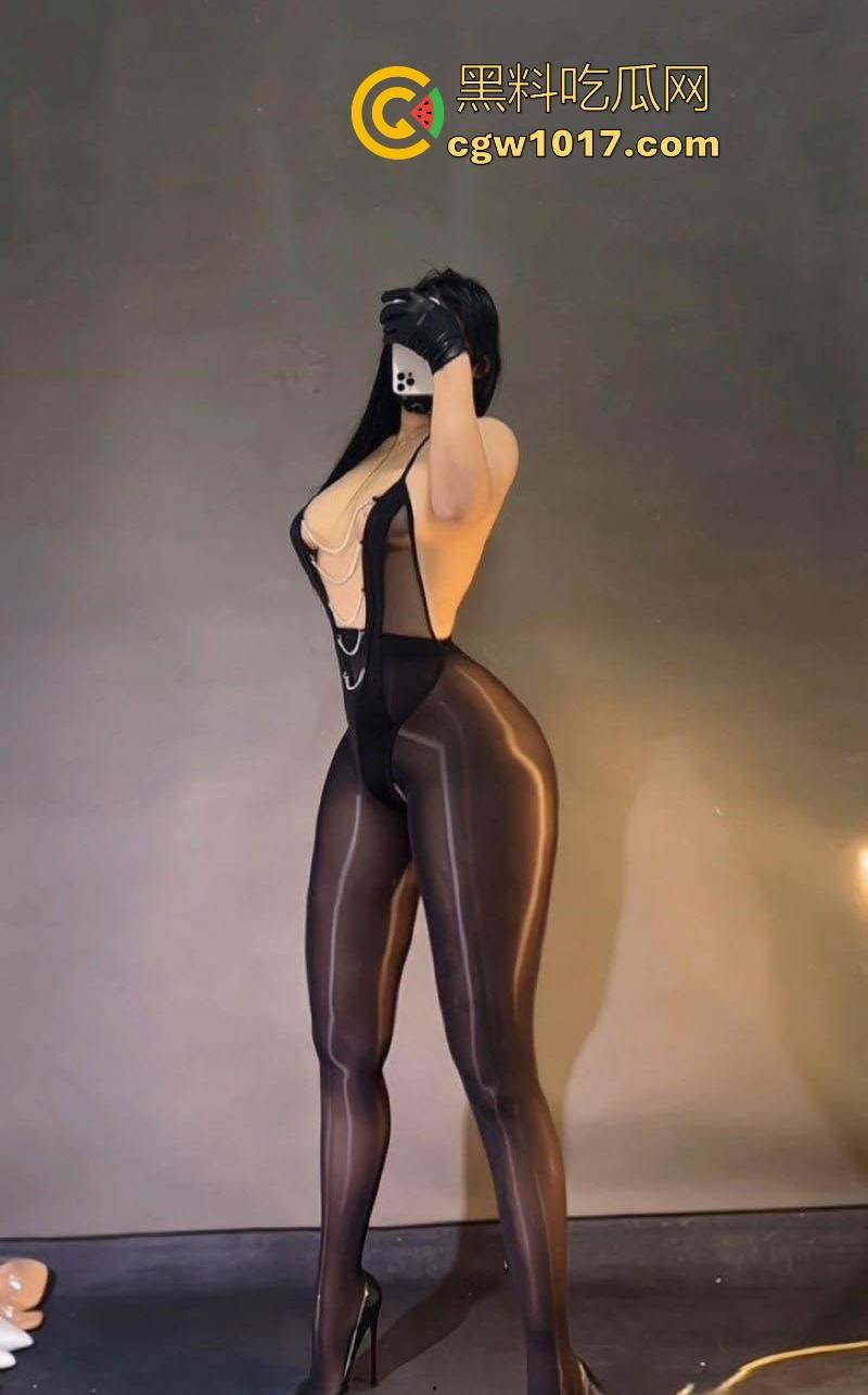 快手巨乳御姐【三撕后刑】表面丝袜美腿舞姿撩人,谁知私下是巨乳肥臀反差婊!丝袜撕裂肥臀狂摇,双人啪啪内射 。