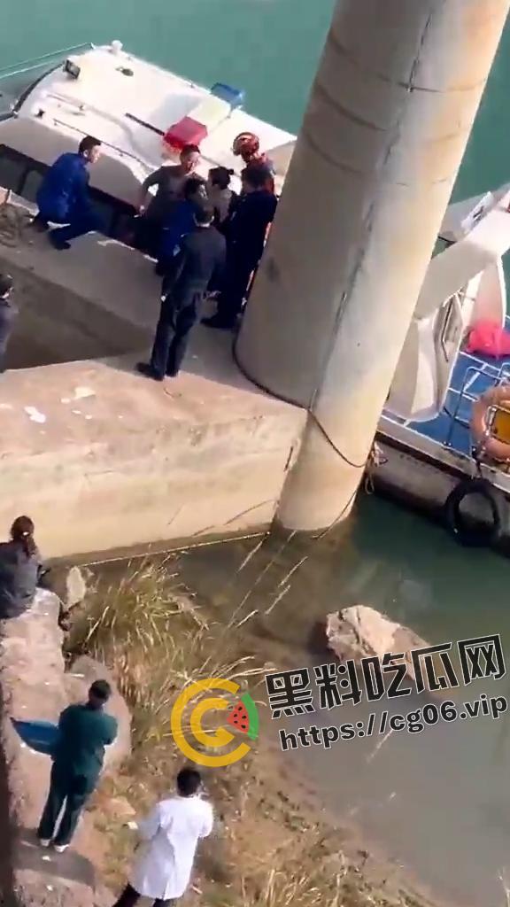 四川南充男子跳水勇救轻生女子 最终女子获救 男子因江水湍急体力不支 丧命于此 现场打捞视频曝光