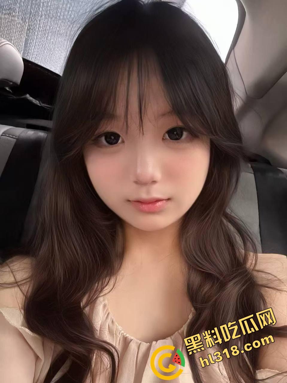 舔狗舔逼舔出大海,妹子正安静看书,下面一只舔狗正忙着库库舔逼,咸骚的味道都快飘出阅览室了!