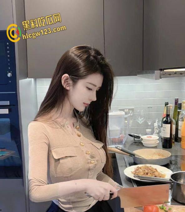 上海名媛【张佳怡】下海爆操,肉感肥臀无套内射,这身材真是极品尤物!