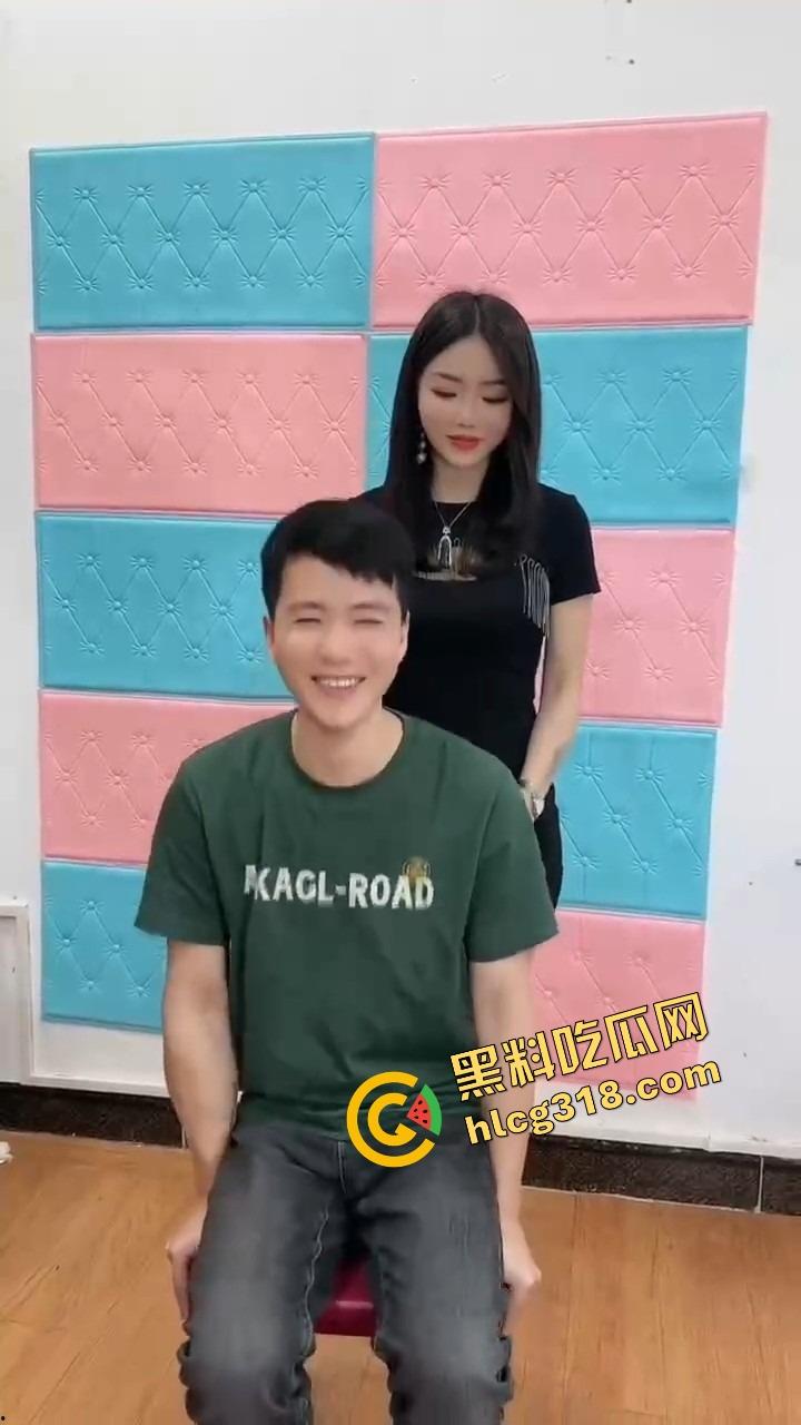 1987烧烤店骚老板娘,你可能不认识她,但你绝对撸过她的片子,经典王炸凳子上那一幕至今难忘!