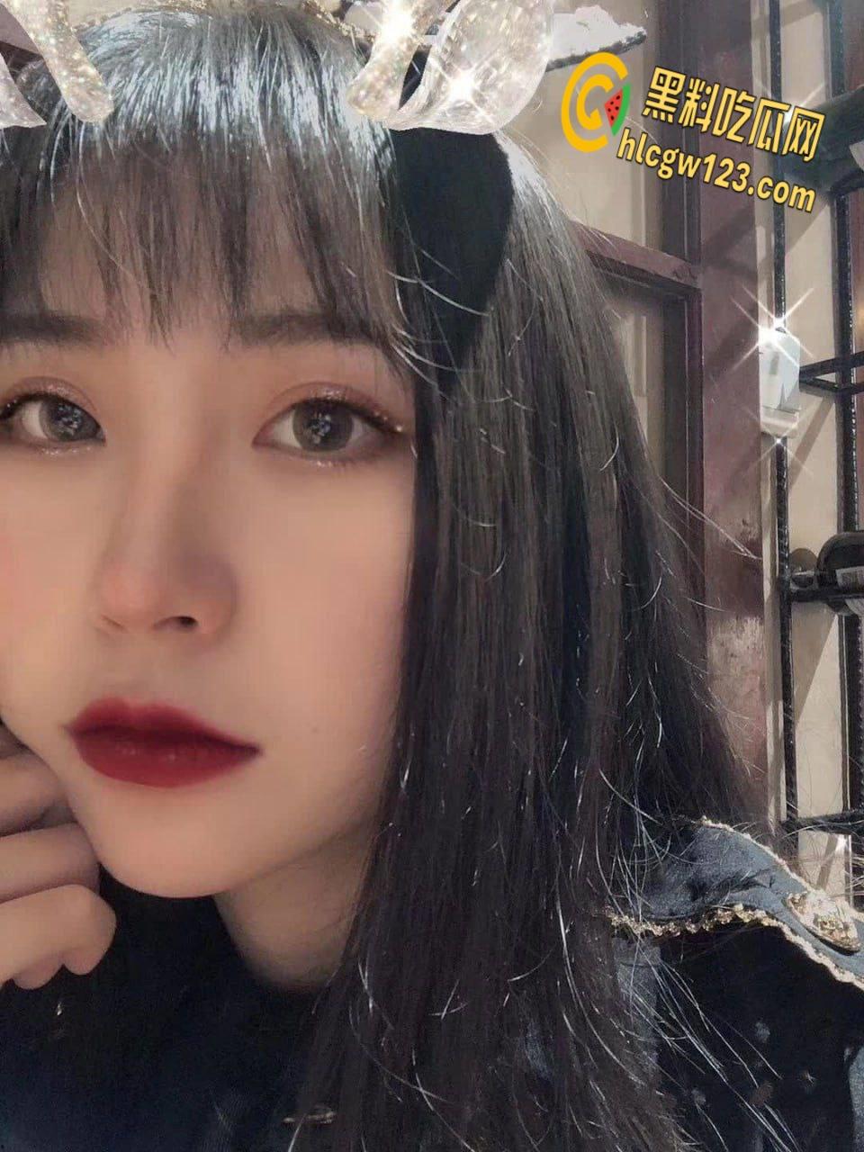 西安霓虹下双姝淫乱夜,黑丝翘臀迎猛操,娇喘挑逗谁主淫妻 !