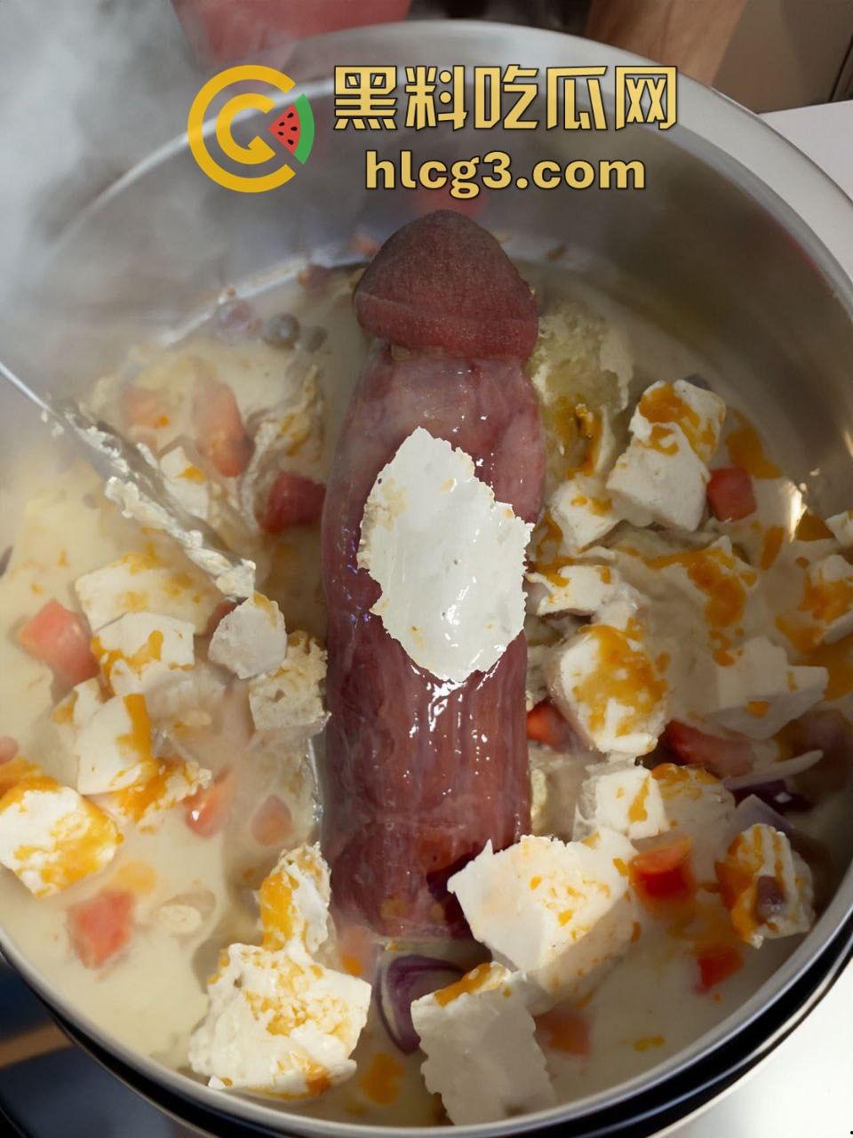 重口慎入!推特吃鸡巴博主【小变态来喽】真实吃肉棒 各种吃法 恶心至极!