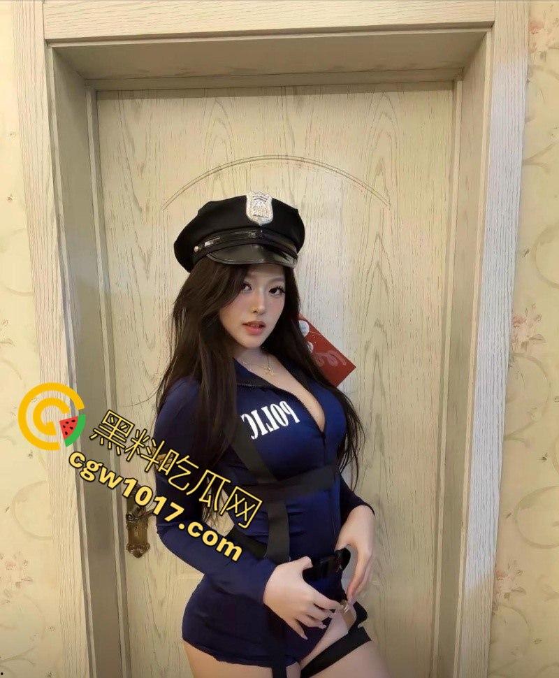 抖音颜值主播【悲伤以期】服侍榜一大哥视频遭泄密!情趣内衣跪舔金主巨屌,被按头强制深喉!视频曝光后直接销号跑路!