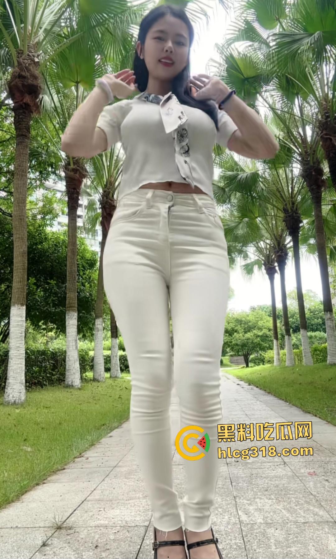 抖音兰花仙子肉丝袜传教士姿势被深插内射,掰开骚逼精液狂流!