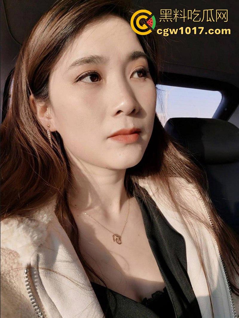 浙江丰满巨乳熟女日常性爱日常!奶子雪白丰满,屁股翘得犯规,从后面一插到底,啪啪声震天响!