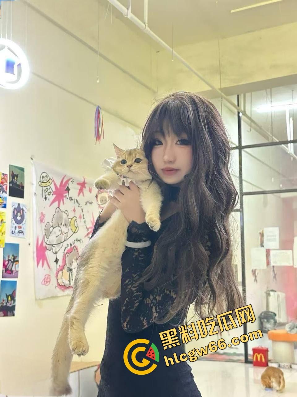 泉山萝莉【袁洛洛】白嫩皮肉勾魂腿细乳翘,粉嫩骚眼掰开自摸喷汁,真想干翻她嫩洞操到满脸红潮!