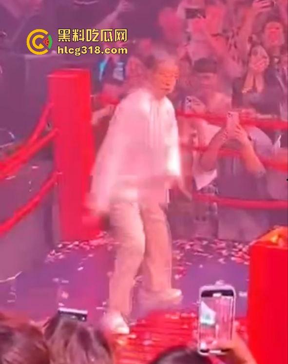 马保国酒吧商演假戏真做险被揍出鼻血!幸好主持人救场,不然闪电五连鞭要失传了!