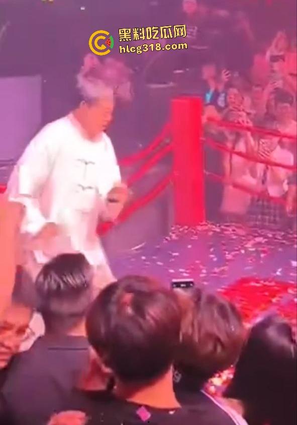 马保国酒吧商演假戏真做险被揍出鼻血!幸好主持人救场,不然闪电五连鞭要失传了!