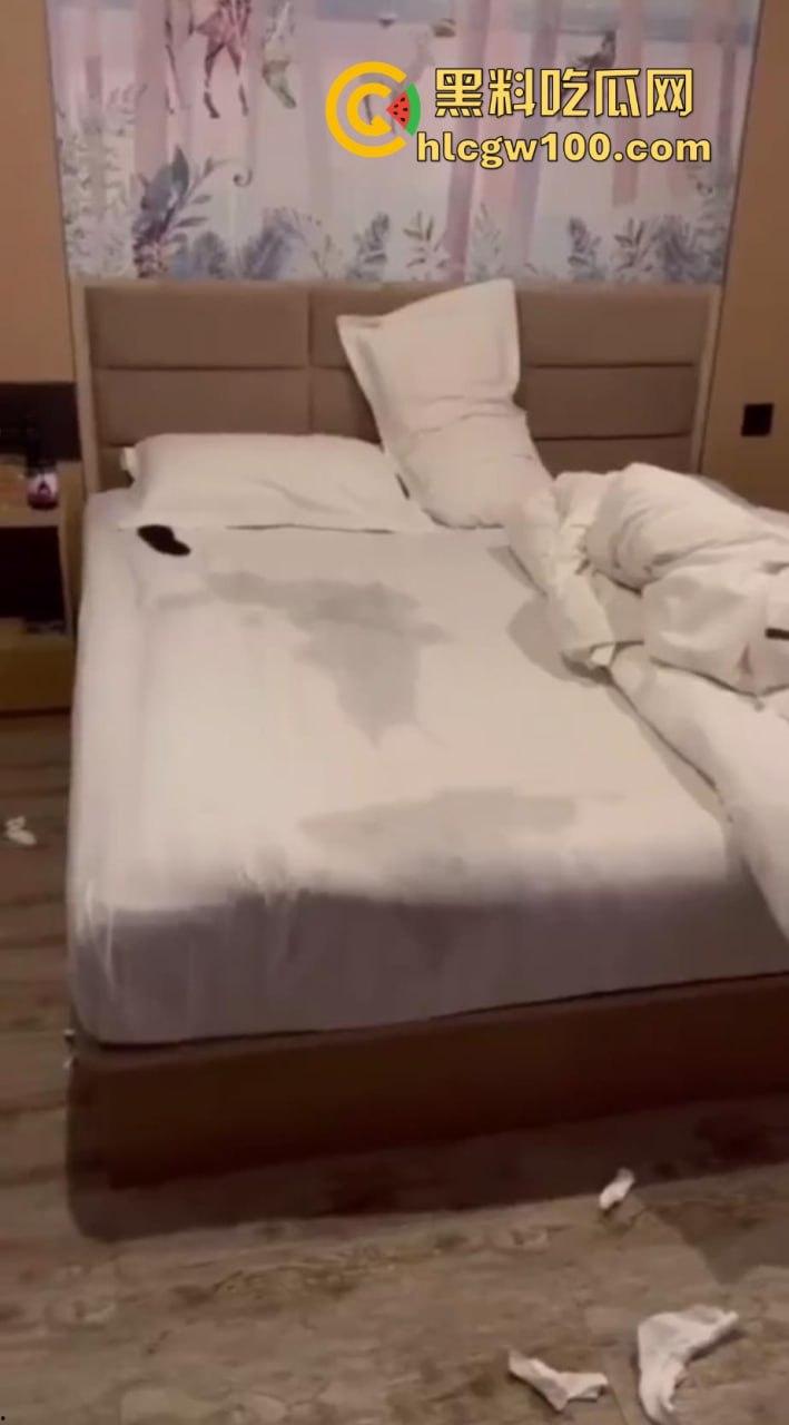 搞笑大瓜!大学闺蜜住酒店隔壁惊现男女床上大战,一直在叫爸爸求饶屁股打的啪啪响整层楼都震耳欲聋。