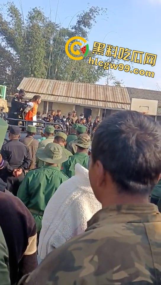 全网震惊!缅甸佤邦男子【陈尼荣】丧心病狂对生父痛下杀手,现场直击公审现场全程高能