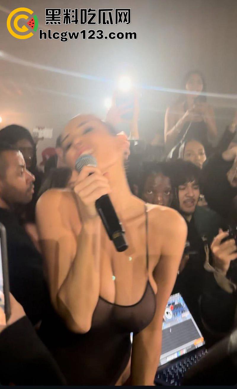 侃爷绝对真男人，从不拿大伙当外人又来炫妻了，顶级身材巨乳娇妻，穿着暴露带上街调教！