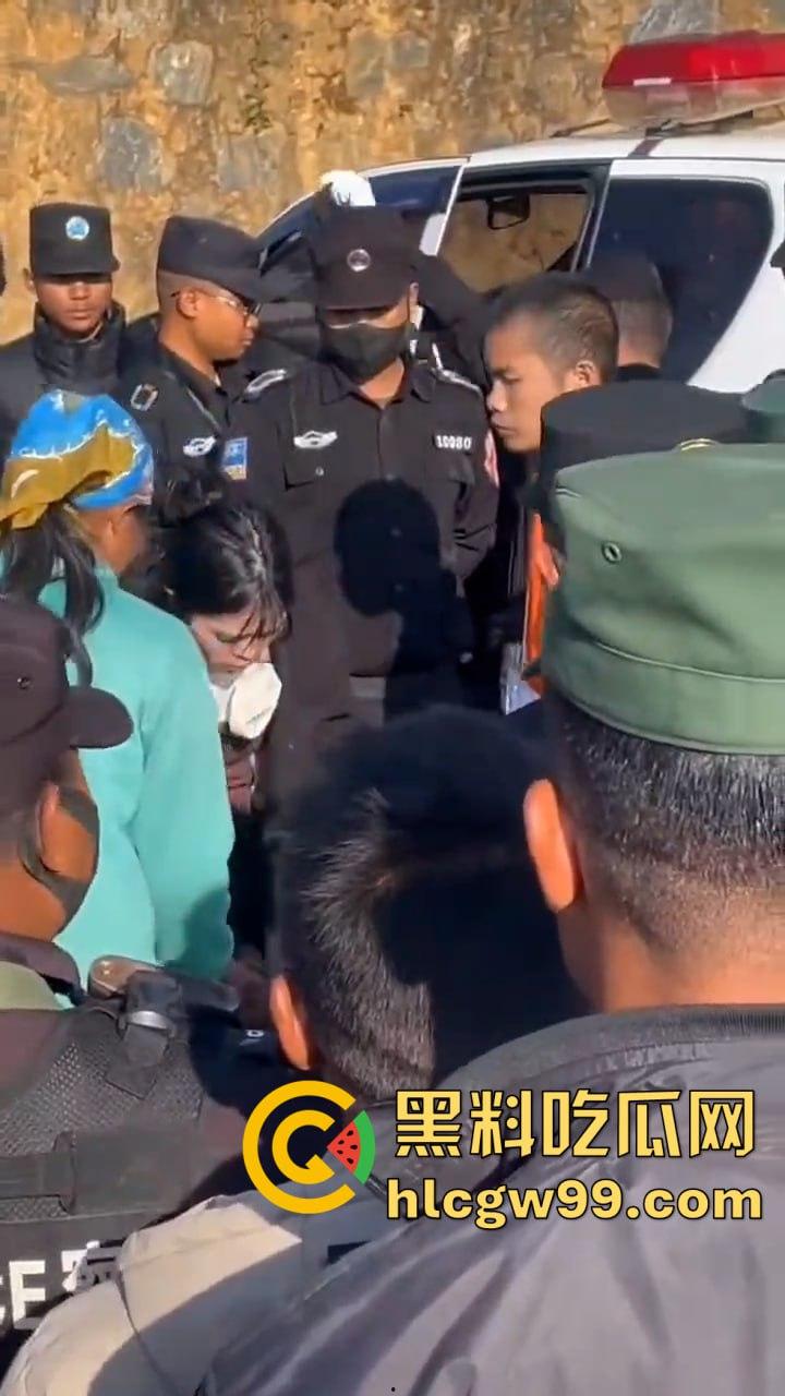 全网震惊!缅甸佤邦男子【陈尼荣】丧心病狂对生父痛下杀手,现场直击公审现场全程高能