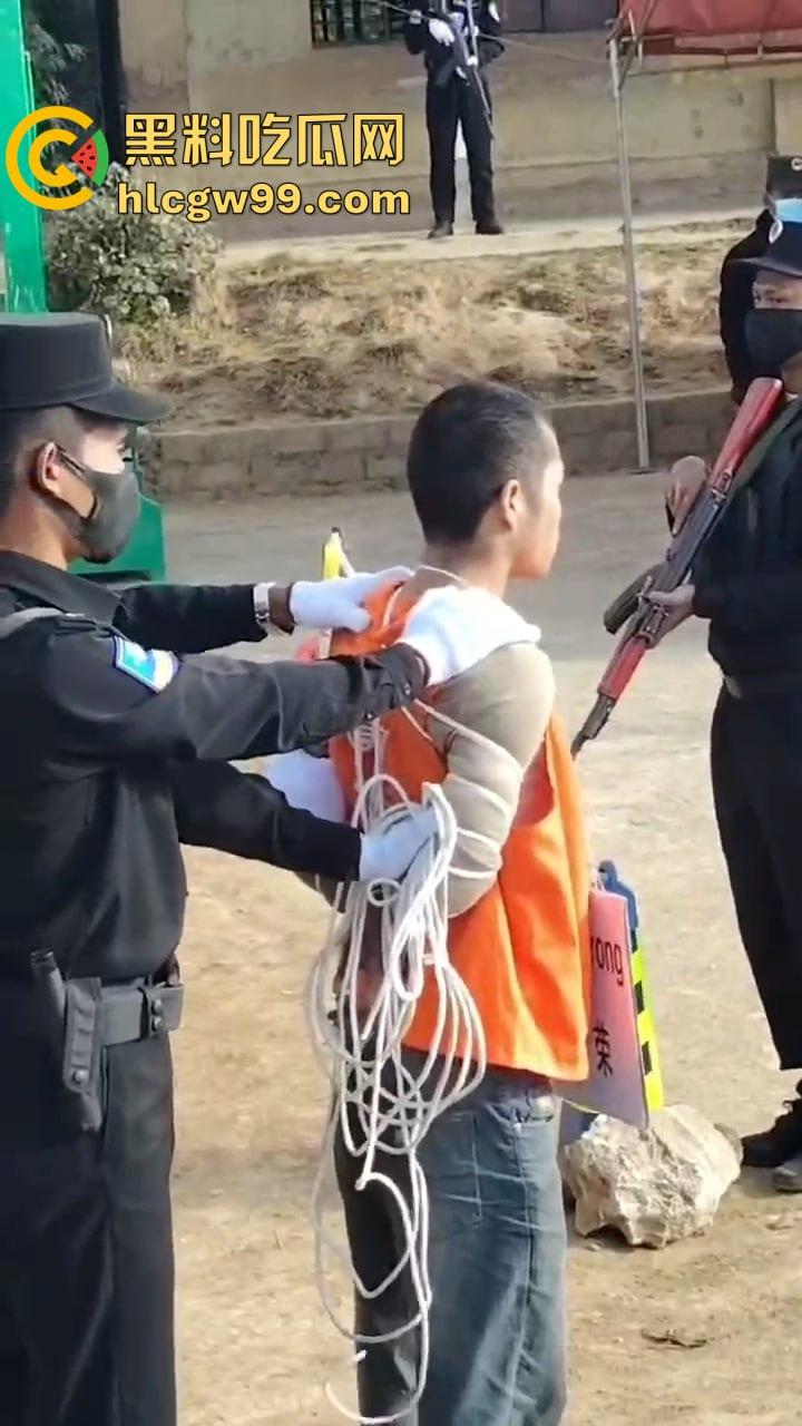 全网震惊!缅甸佤邦男子【陈尼荣】丧心病狂对生父痛下杀手,现场直击公审现场全程高能