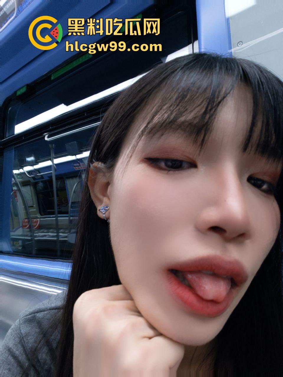 长春性奴母狗【苗苗】被曝光,微胖极品骚货被调教,多人凌辱群玩,舔脚喝尿吞精骚到爆!