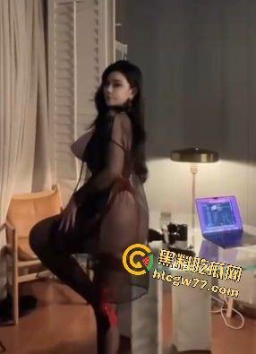 大诗瑶榜一大哥面前母狗体质炸场!黑丝骚态私密视频逆天,肥臀体质