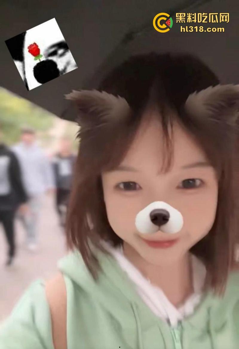 乖巧可爱学生妹还是遭黄毛得手,与小伙无套性爱露脸口交,我还是想不通!我到底是输在什么地方!