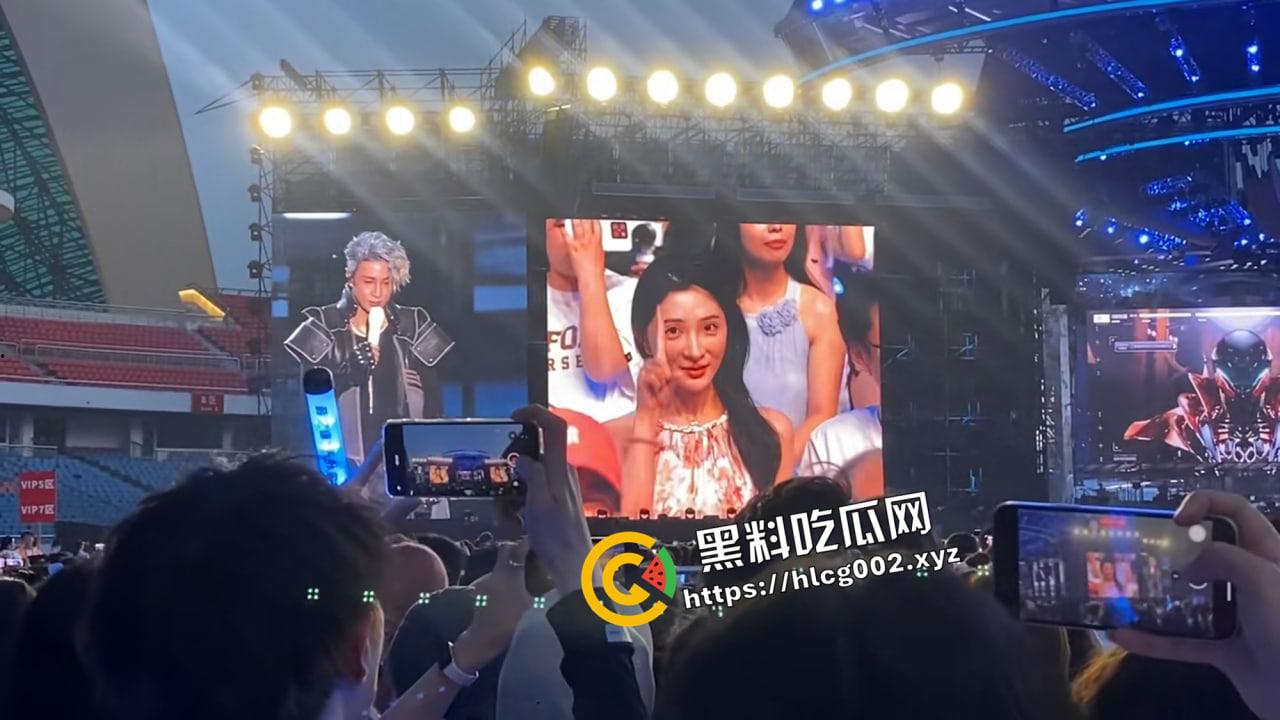 薛之谦重庆演唱会再现顶级沸羊羊!女生当众否认男生陪同 抖音号小五仁涨粉二十万 微信被爆出 真叫她玩明白了