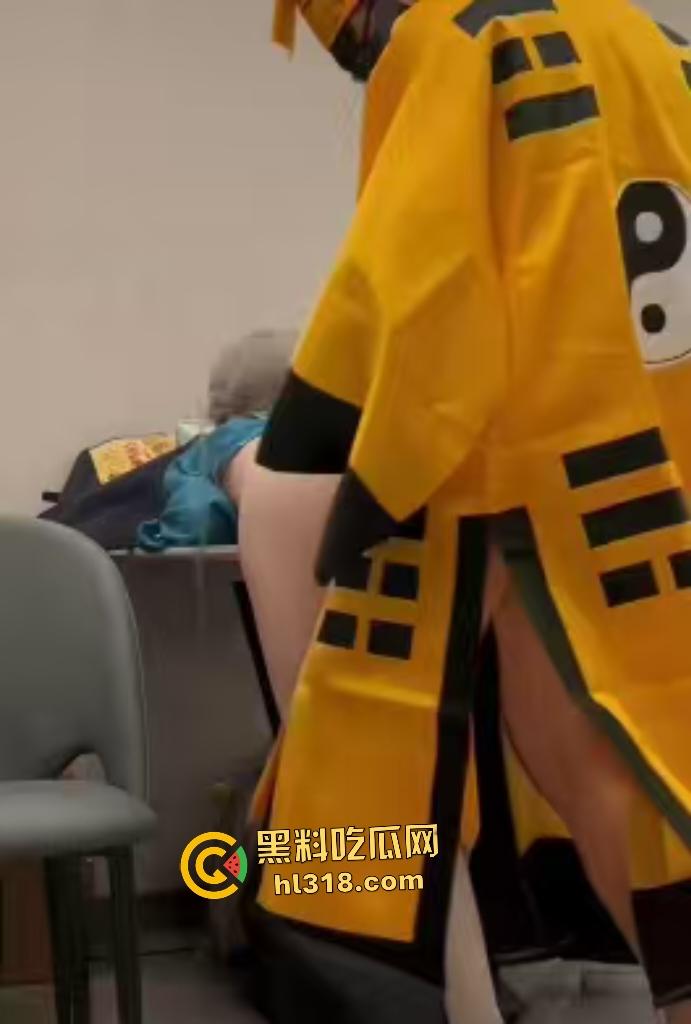 万圣节小僵尸被道士爸爸爆操,Q弹蜜桃臀被各种姿势猛操,最后内射僵尸,会不会生出僵尸小宝宝?