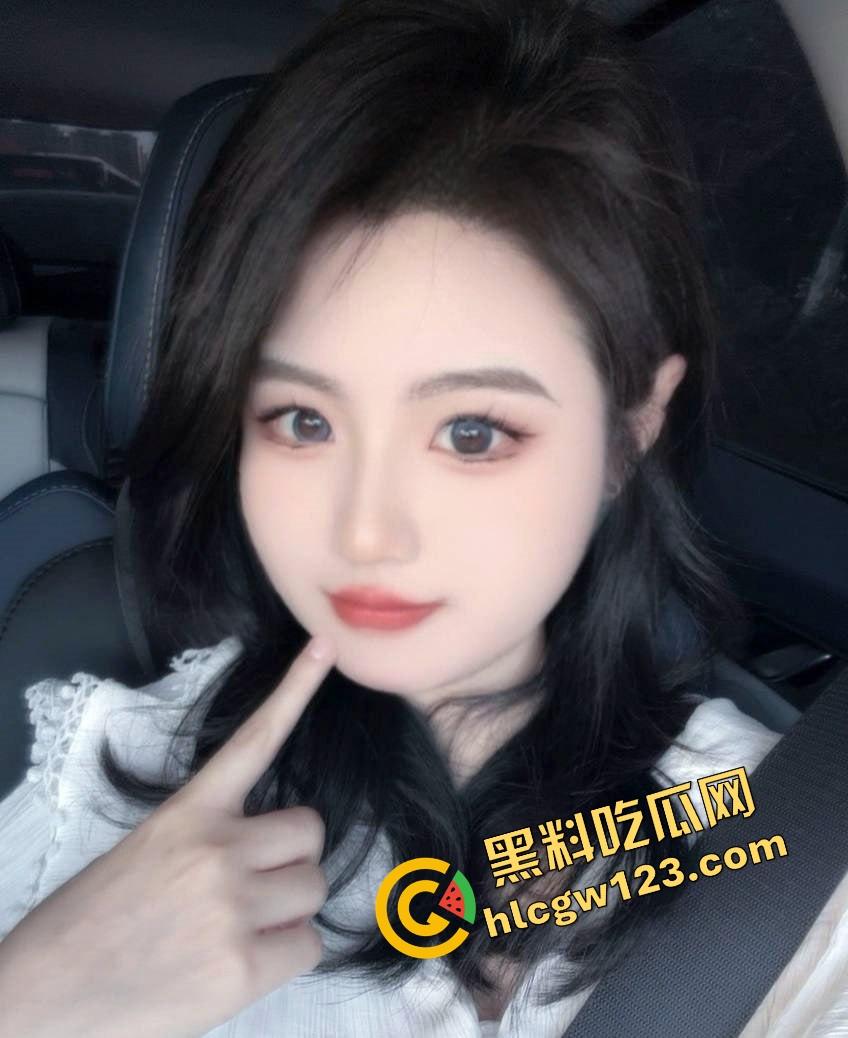 青岛极品幼师露脸抠逼泄露,讲完童话回家自慰表情媚到不行,骚到像开了九次房后再爱一次的脸!