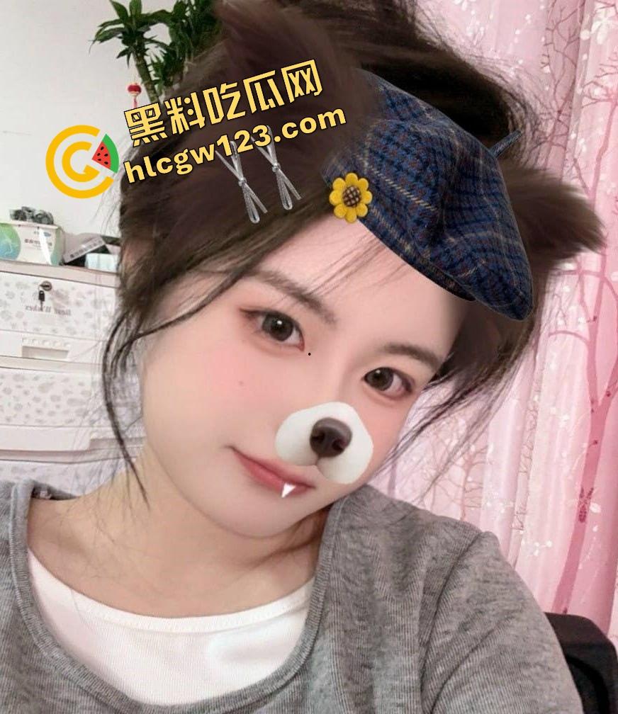 青岛极品幼师露脸抠逼泄露,讲完童话回家自慰表情媚到不行,骚到像开了九次房后再爱一次的脸!