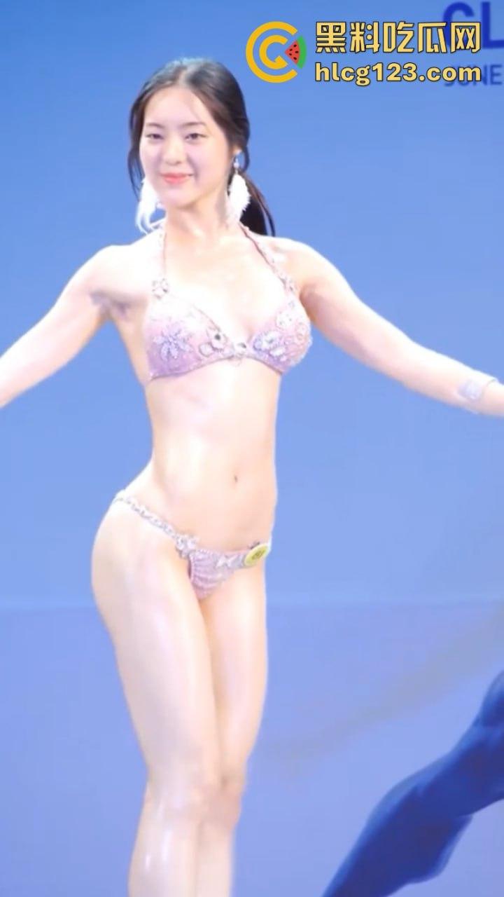 真美!性感模特【娜娜】健身尤物大尺度 超辣玉体美腿让人狂喷鼻血 魔鬼身材散发女神气息