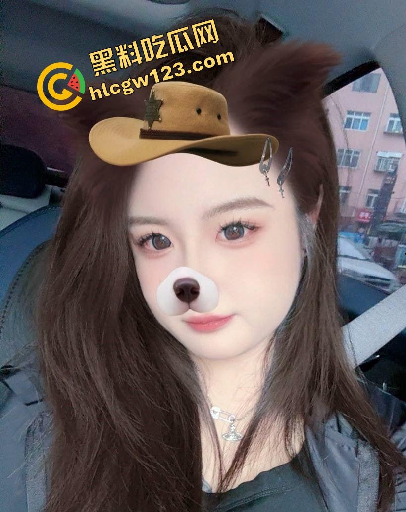 青岛极品幼师露脸抠逼泄露,讲完童话回家自慰表情媚到不行,骚到像开了九次房后再爱一次的脸!