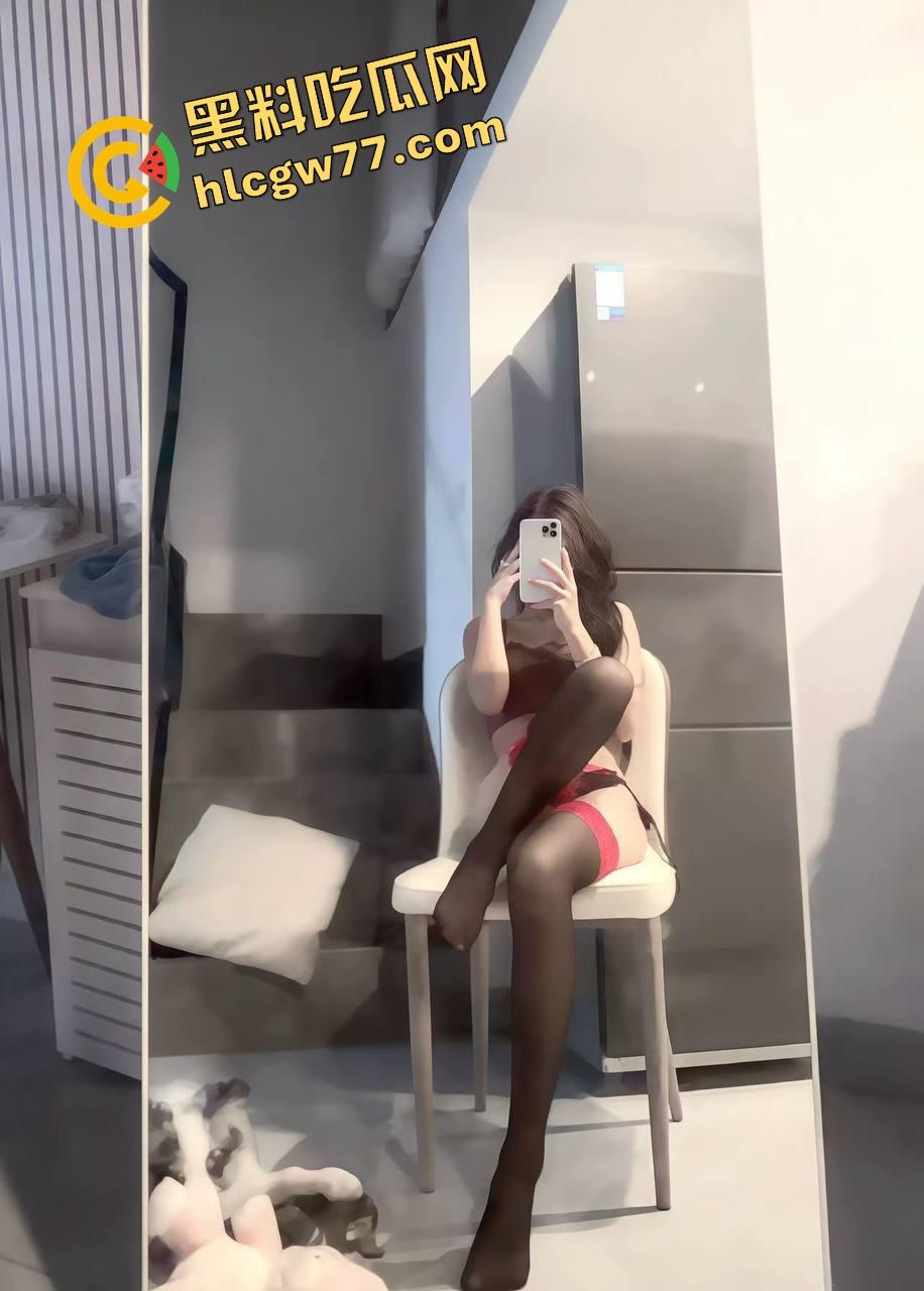 宁夏极品嫩妹【房于心】反差婊内裤套头狂舔鸡巴,天然毛丛嫩逼被猛操到喷泉,高颜骚货口交上瘾!